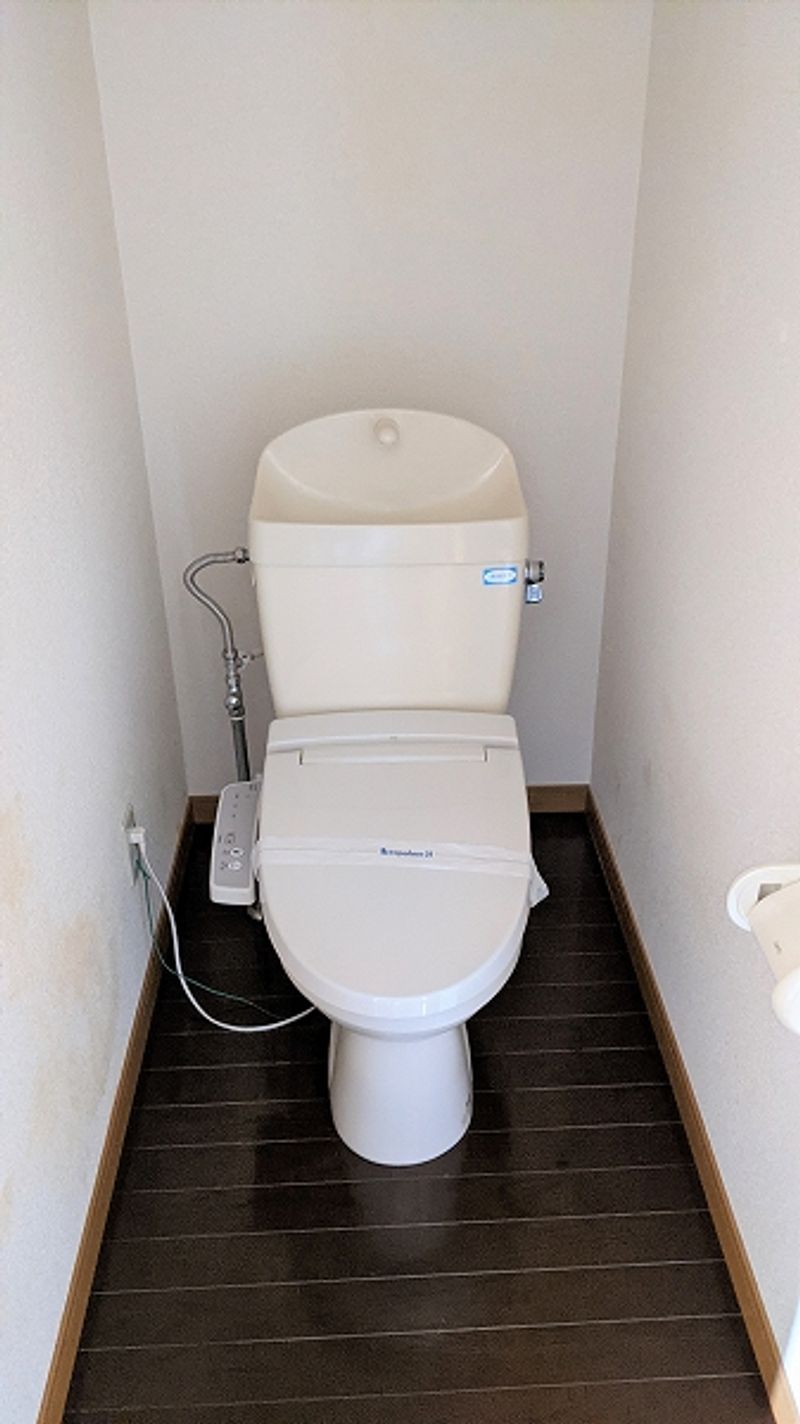 レオパレスルーチェ高畑 トイレ