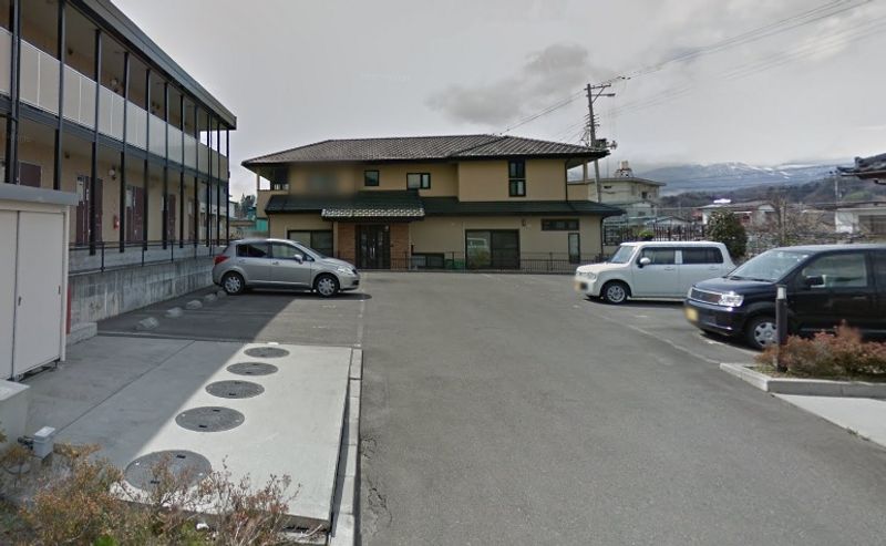 レオパレスアメニティ二本松 駐車場