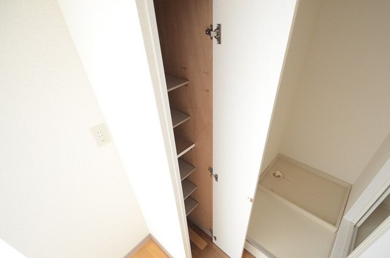 レオパレス例幣使 収納