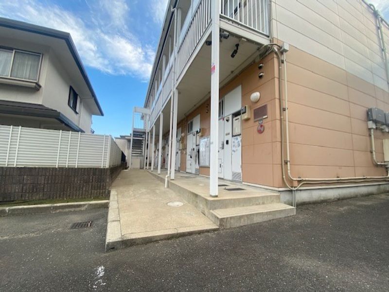 レオパレスシンフォニア エントランス