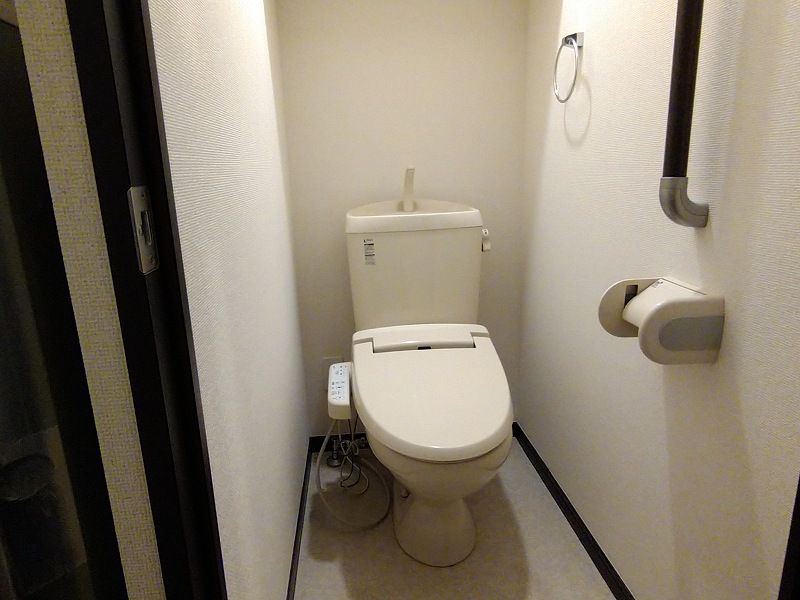 LEONEXT Zenpukuji Homes Toilet