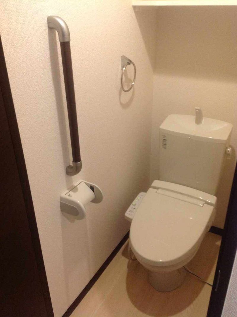 LEONEXT Ciel Blue Totsuka II Toilet