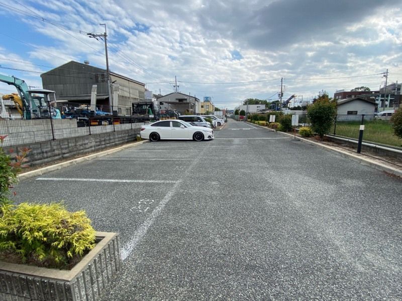 レオパレス豊中南Ⅲ 駐車場