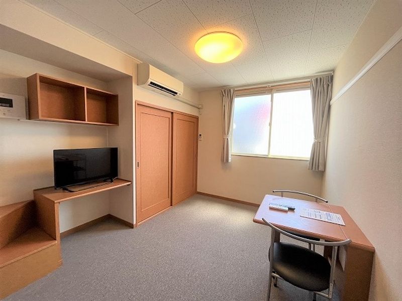 レオパレスひまわり 居間