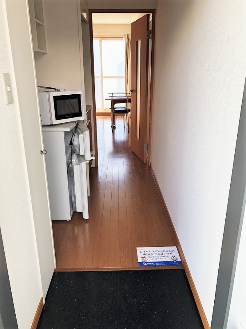 レオパレスピーチ 玄関
