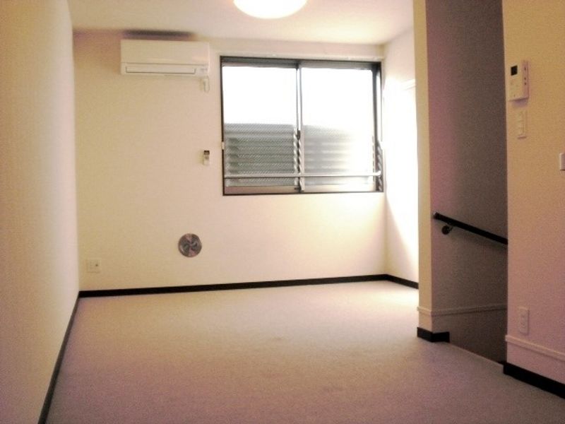 レオネクスト桑の葉 居間