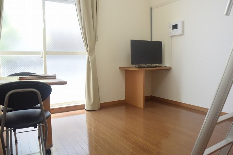 レオパレスみやび 居間