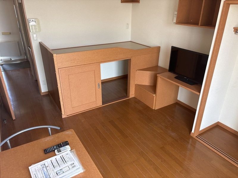 レオパレスすまいる 居間