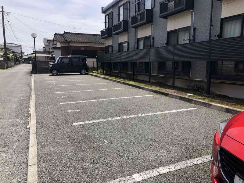 レオパレス旭ヶ丘Ⅱ 駐車場