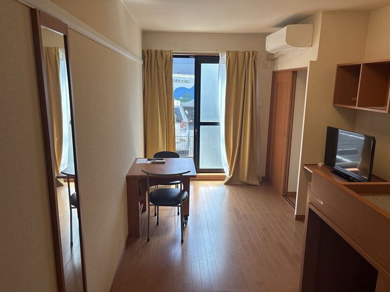 レオパレスサンマリーⅡ 居間