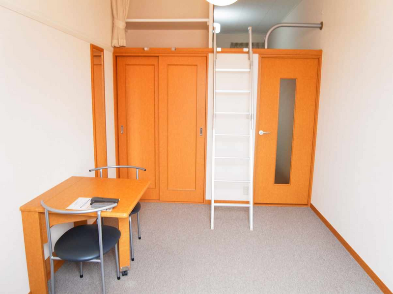 レオパレス池の郷 居間