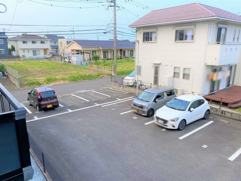 レオパレス桜町 駐車場