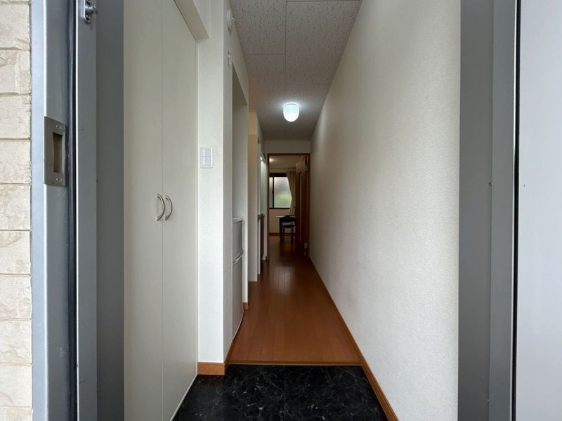レオパレス西羽貫 玄関