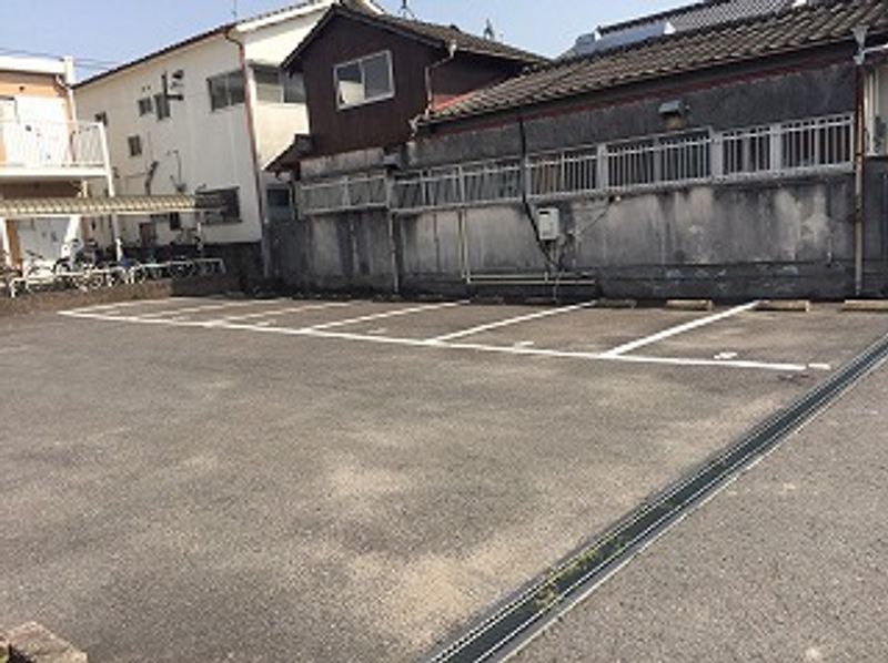 レオパレス紺屋町 駐車場