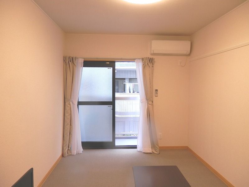 レオパレスＡＭＩ 居間