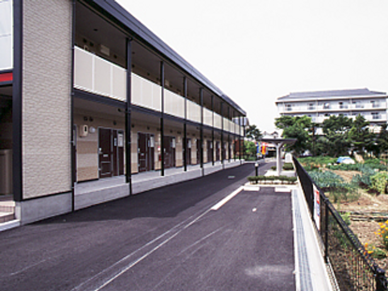 レオパレスクレール倉吉 駐車場