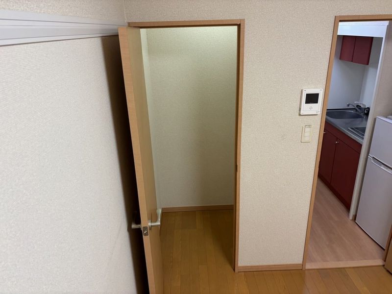 レオパレスあいりす 収納