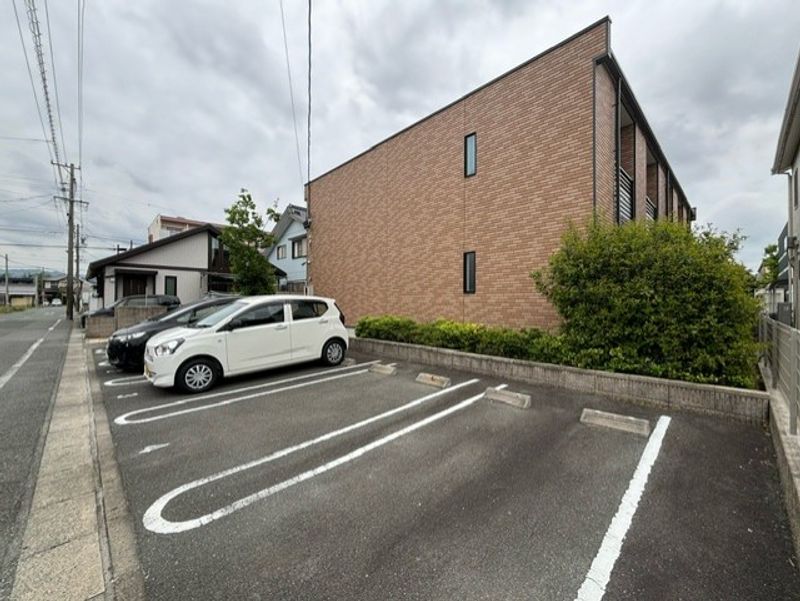 レオネクストスイセン 駐車場