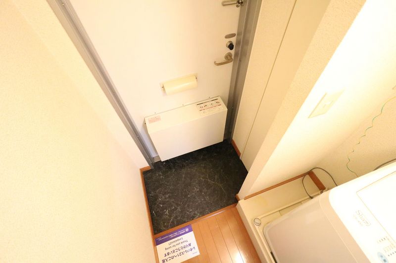 レオパレスエタージュ 玄関