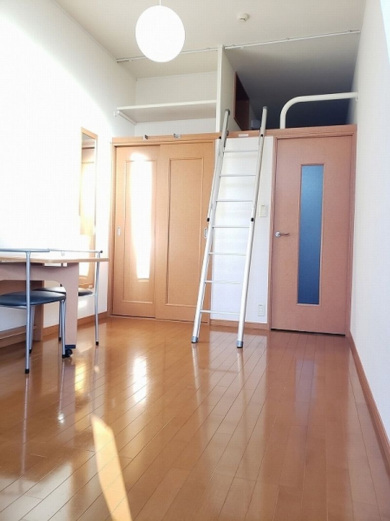 レオパレスライズ 収納
