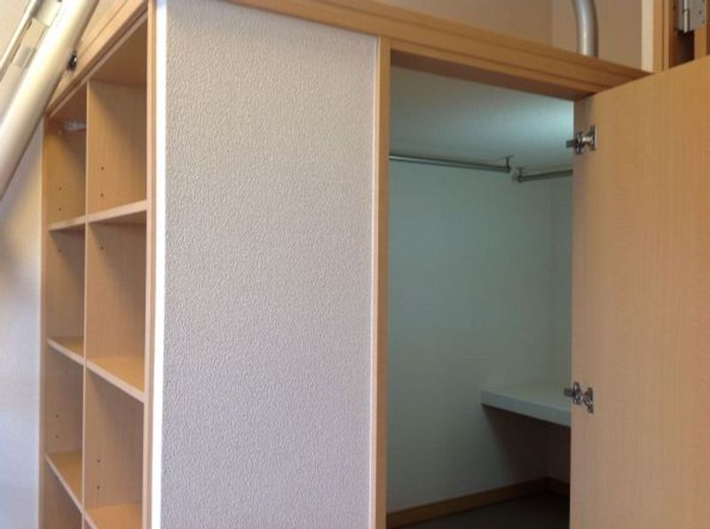 レオパレスアーバン 収納