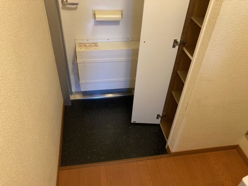 レオパレスＥ−ステラ 玄関