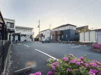 レオパレス原 駐車場