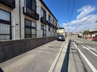 レオパレスＴａｋａｒａｚｕｋａ 駐車場