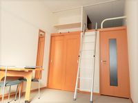 レオパレス鳩ケ谷本町 居間