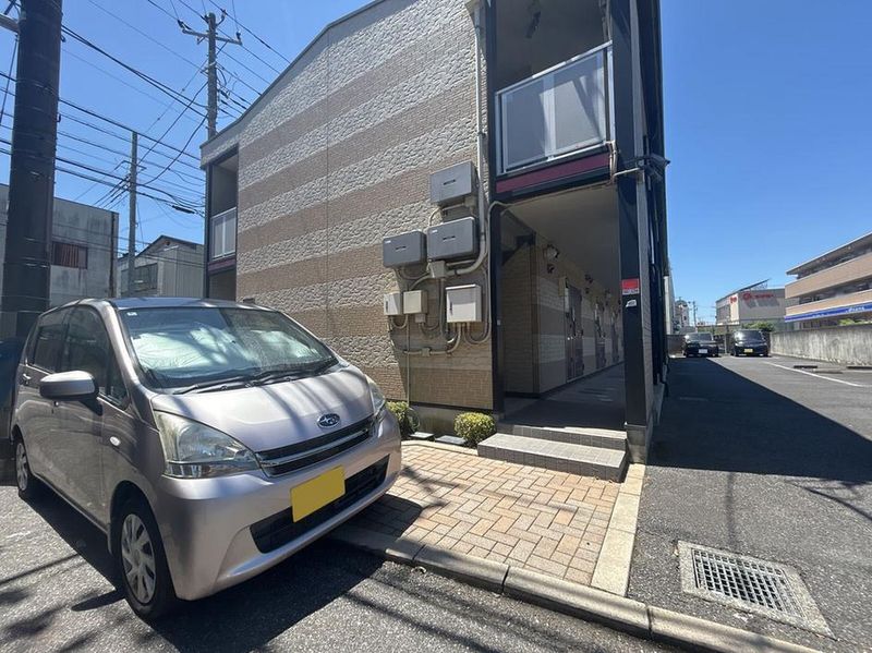 レオパレスサニーコート エントランス