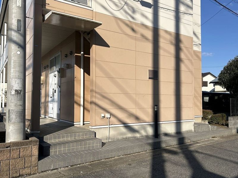 レオパレスメルベーユ エントランス