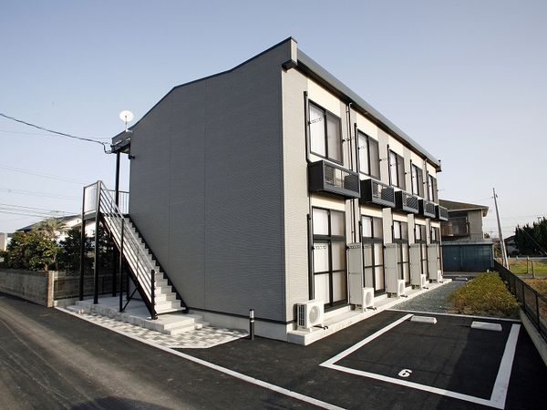レオパレスガーネット合川 外観