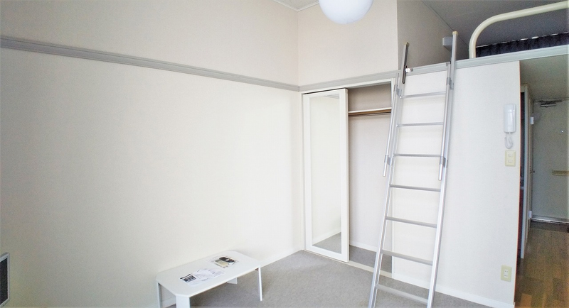 レオパレスブルーム・フィールド 居間