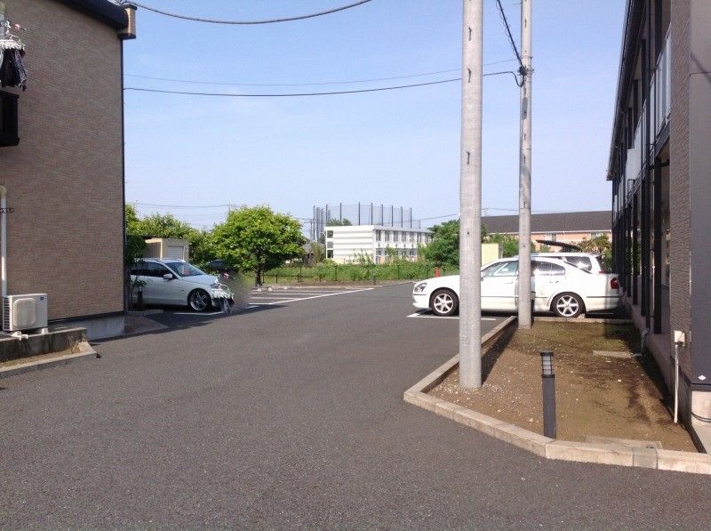レオパレスジョイアスⅡ 駐車場