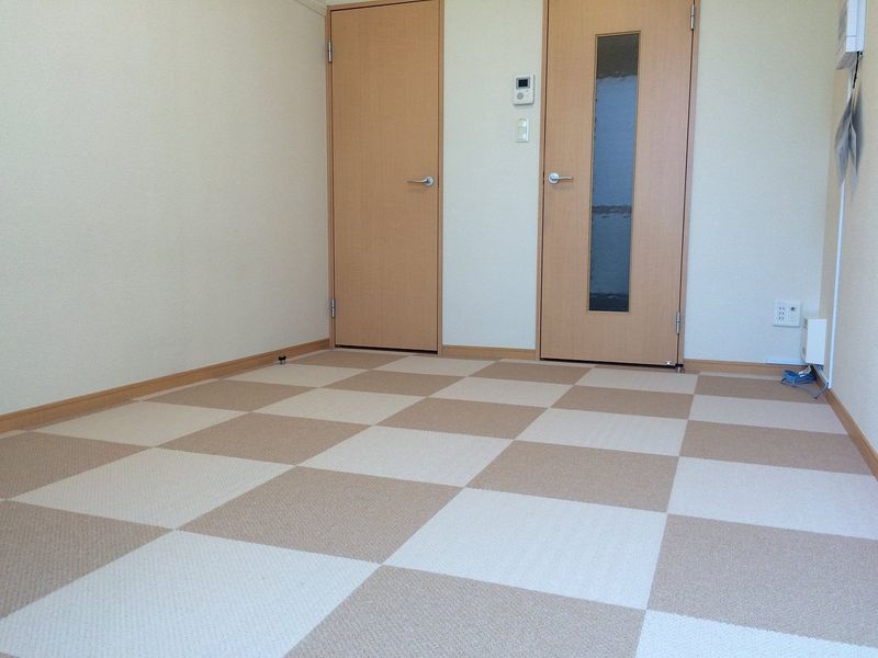 レオパレス稲葉山　彦八 居間