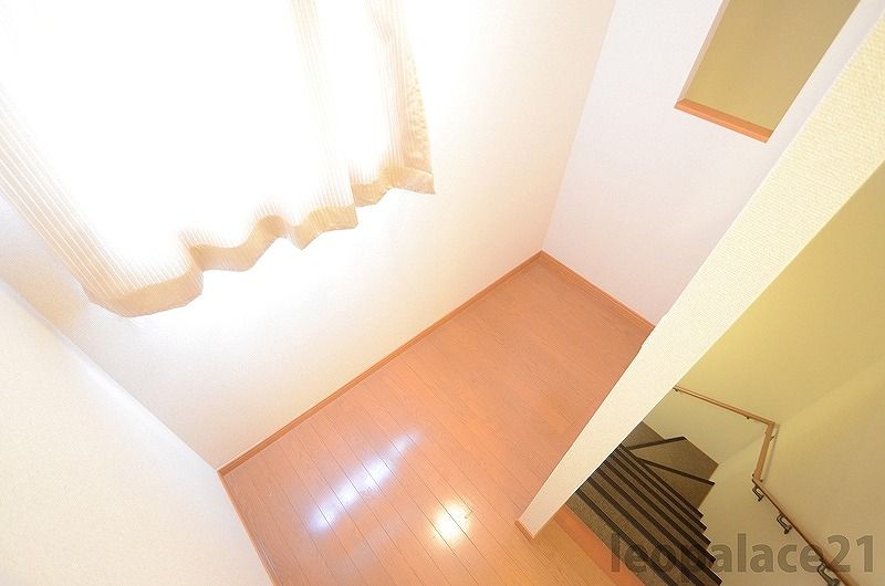 レオパレスティダ 共用部分
