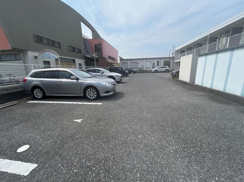 レオパレスマユリカⅡ 駐車場