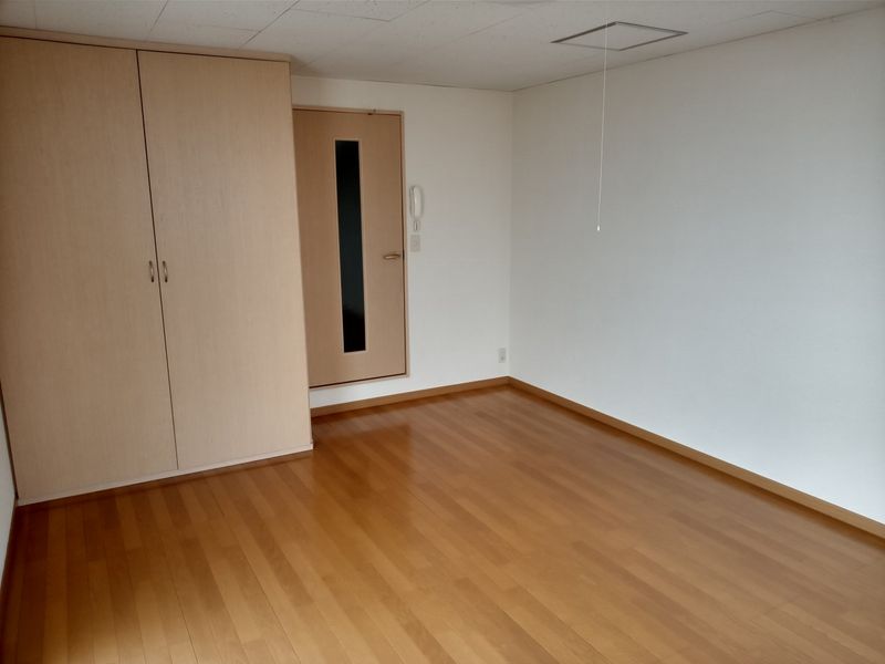 レオパレスエーデル 居間