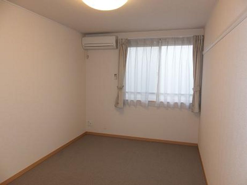 レオパレスノルデングッチ 居間