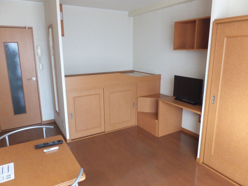 レオパレス桐ヶ丘 居間