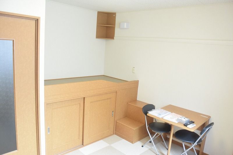 レオパレスドミールブラシェ 居間
