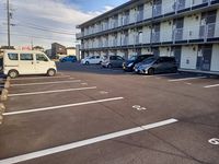 レオパレスソルティ 駐車場