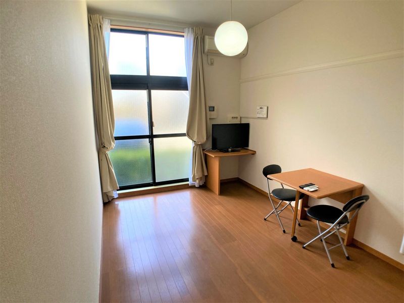 レオパレスＦｒｉｅｄｅｎ 居間