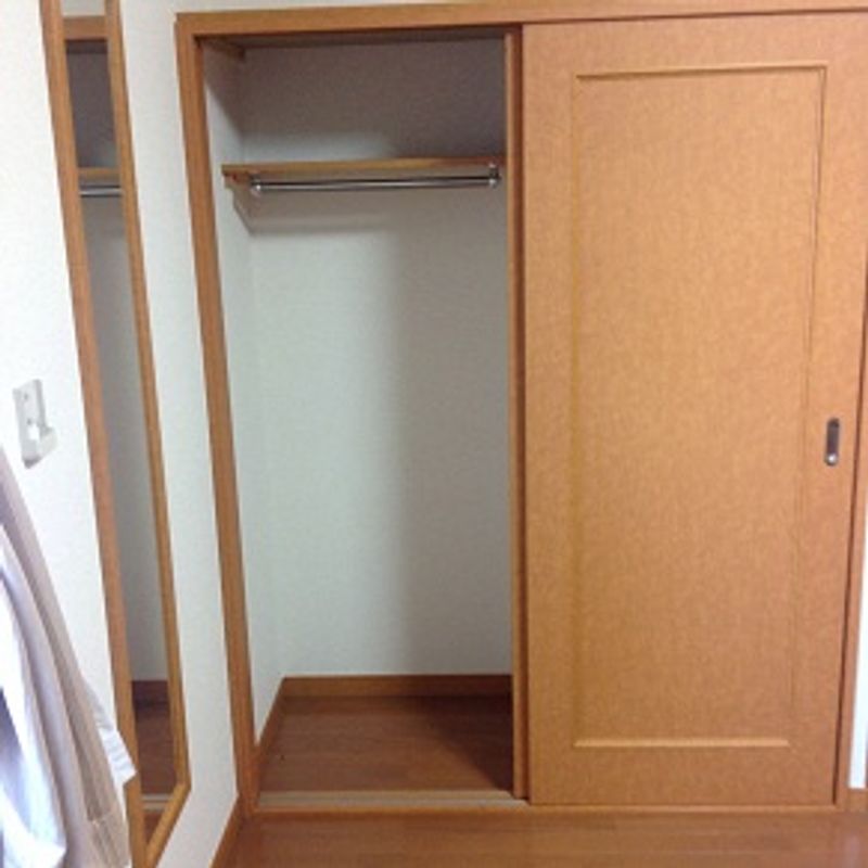 レオパレスセグンド 収納