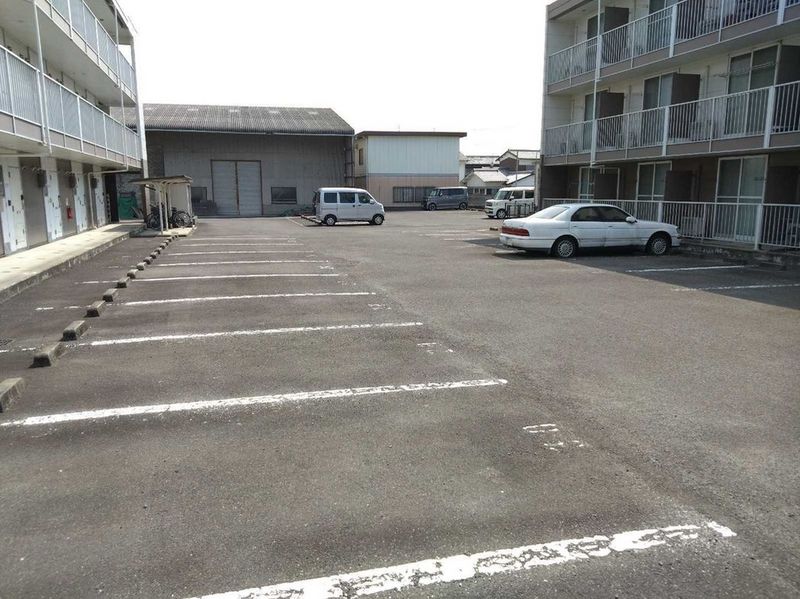 レオパレス川添Ⅱ 駐車場