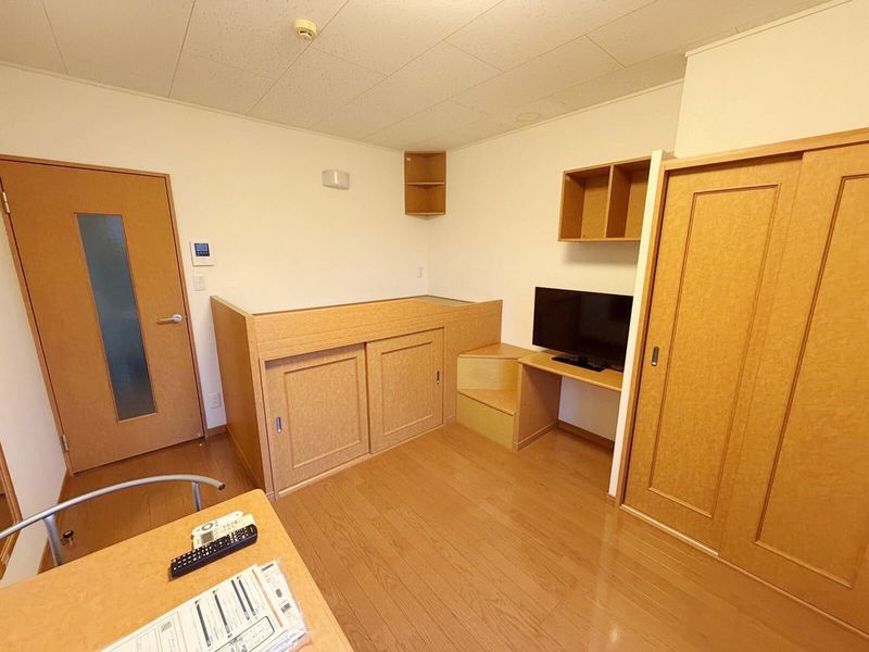 レオパレス浜大津 居間