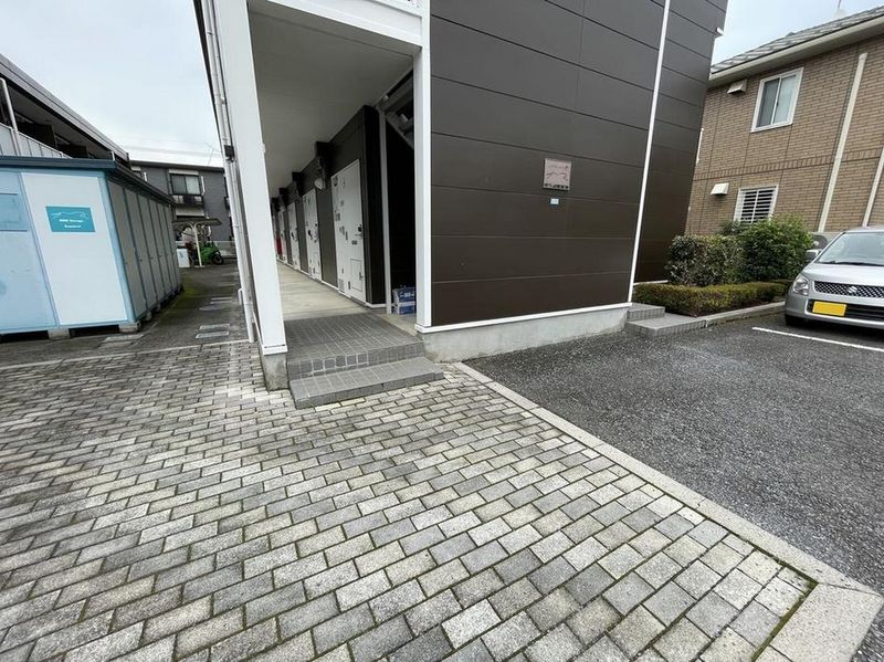 レオパレスさぎしまⅢ エントランス