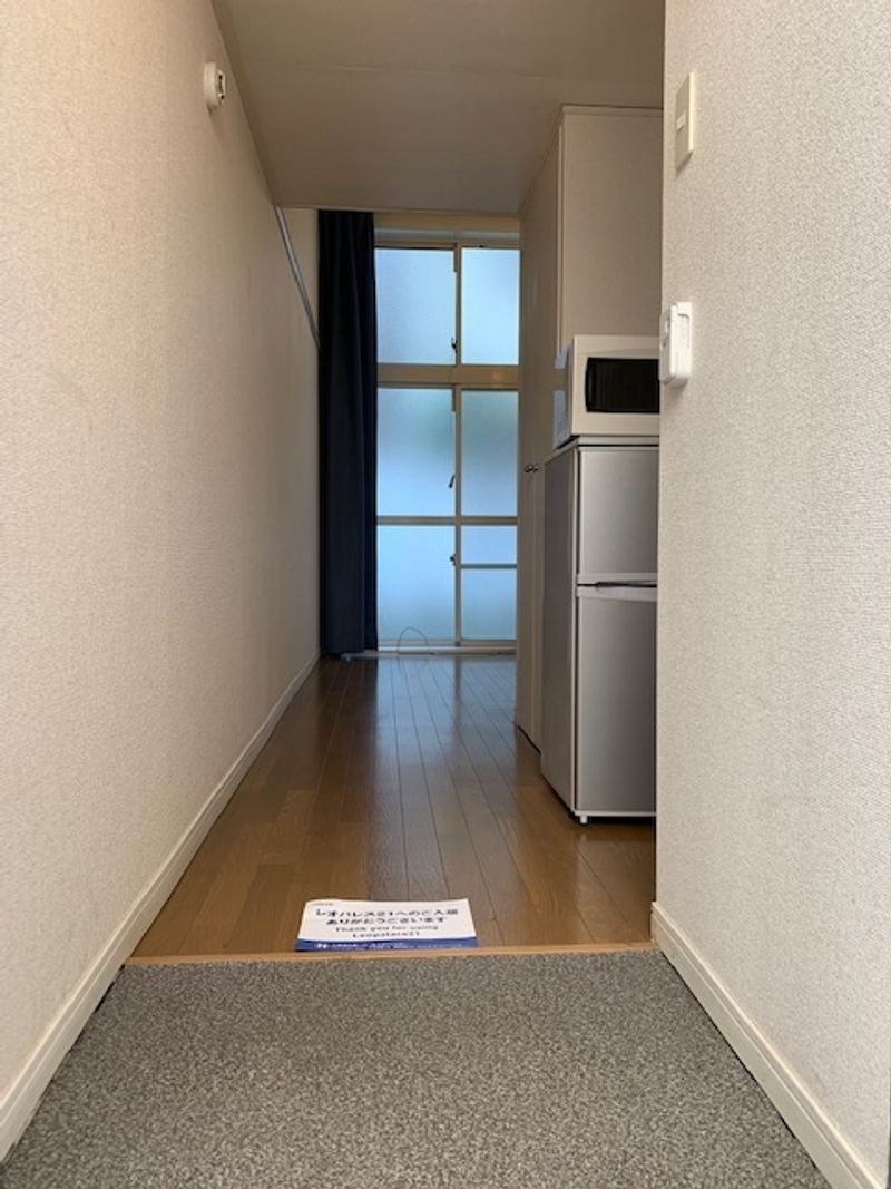 レオパレス杉山 玄関