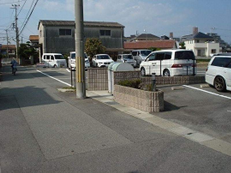 レオパレスチェルキオ 駐車場