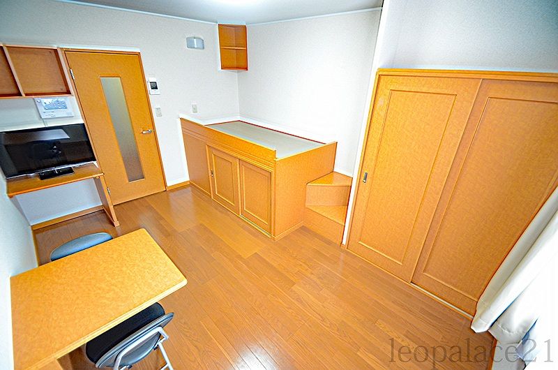 レオパレスコスモス 居間